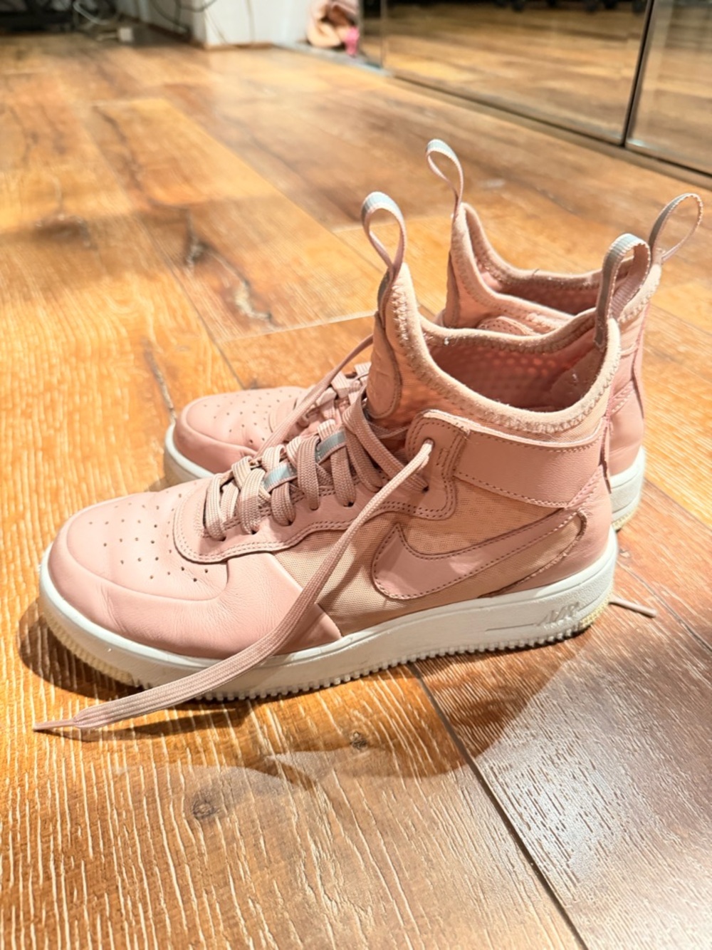 Nike Blush Pink Mid-Top Sneakers air force 1